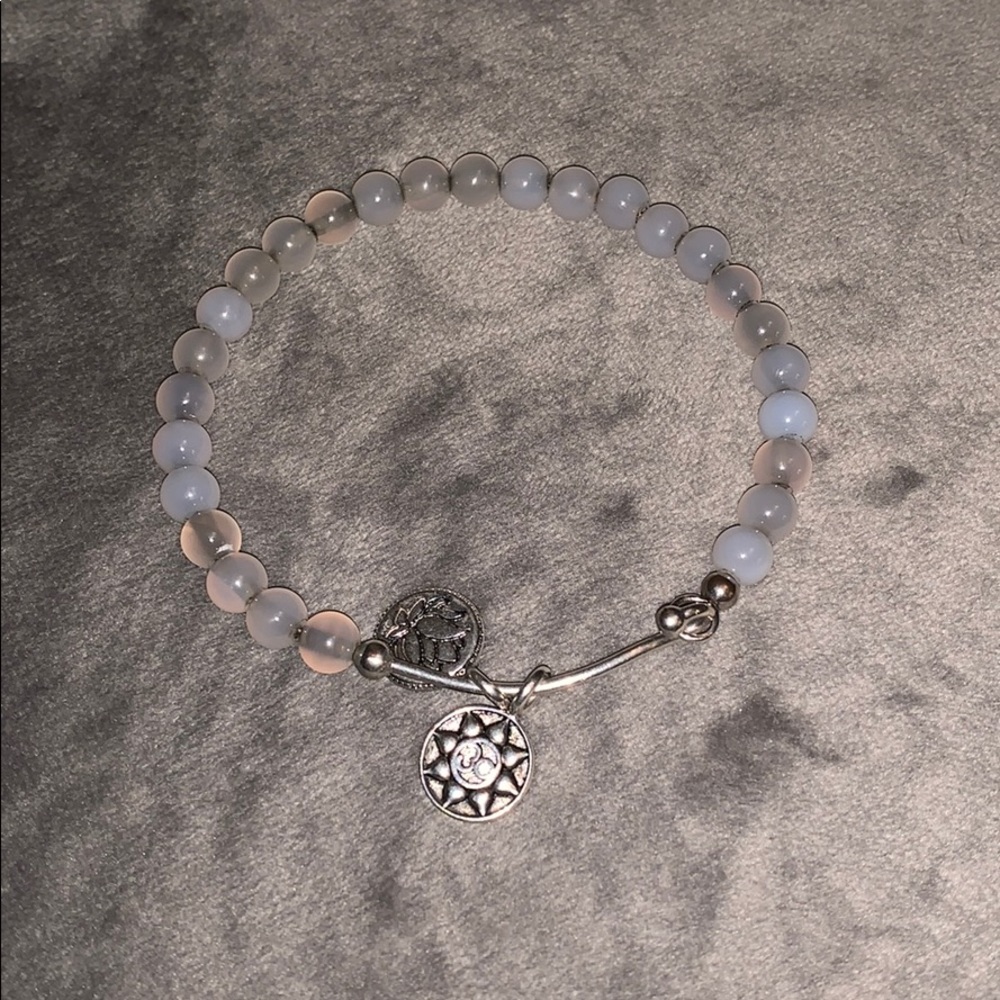 Bead bracelet
